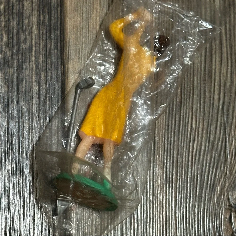 women golfer vintage plastic cake topper brown hair yellow dress golf VTG NOS